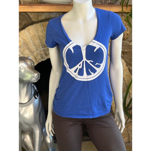 True Religion Peace Sign V-Neck Blue Short Sleeve Shirt Women's Size Small - Picture 1 of 5